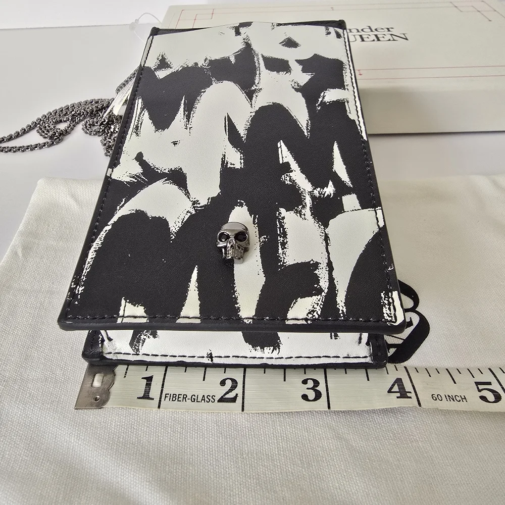 Alexander McQueen Skull Leather Phone-Case-On-Chain Black & White